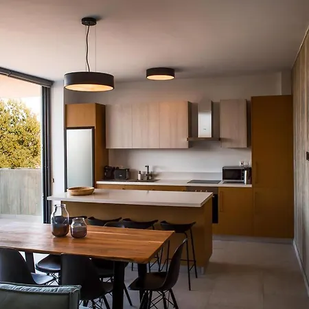 Avenue 203 3 Bed Apartment *